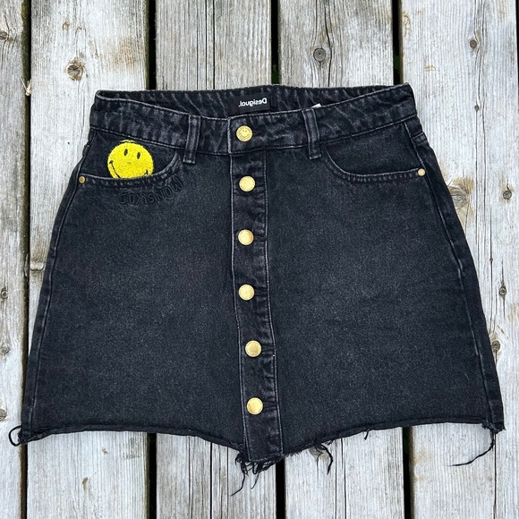 Desigual X Smiley⎪Black Denim Mini Skirt - Picture 3 of 9